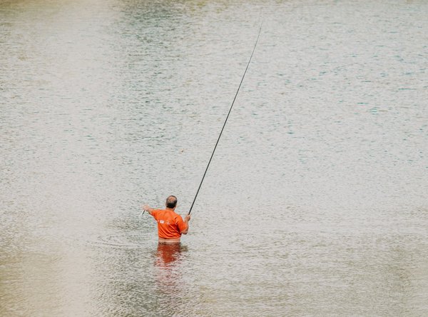 Où apprendre les techniques de pêche traditionnelle avec des pêcheurs locaux en Bretagne?